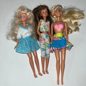 Vintage VTG 80s/90s Barbie Skipper Courtney Dolls with Original Clothing (A)